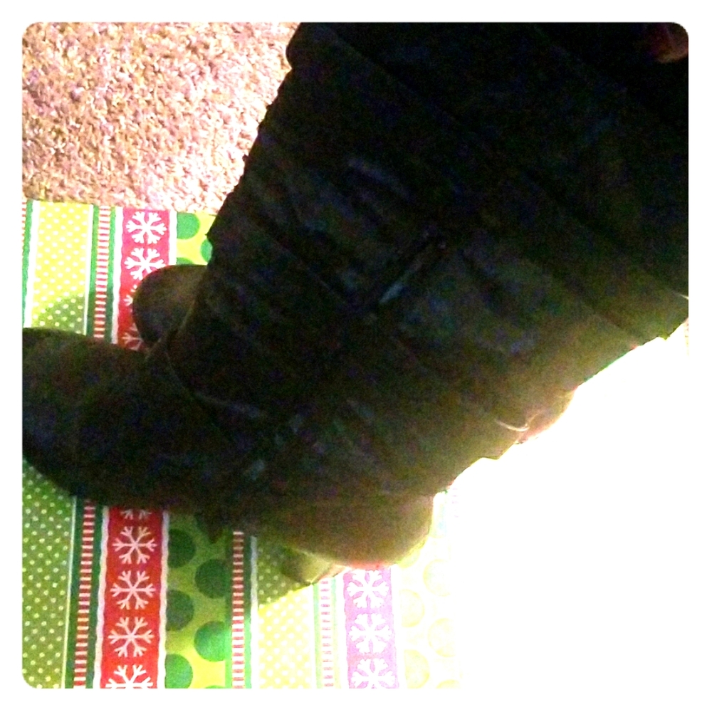 Black casual boots